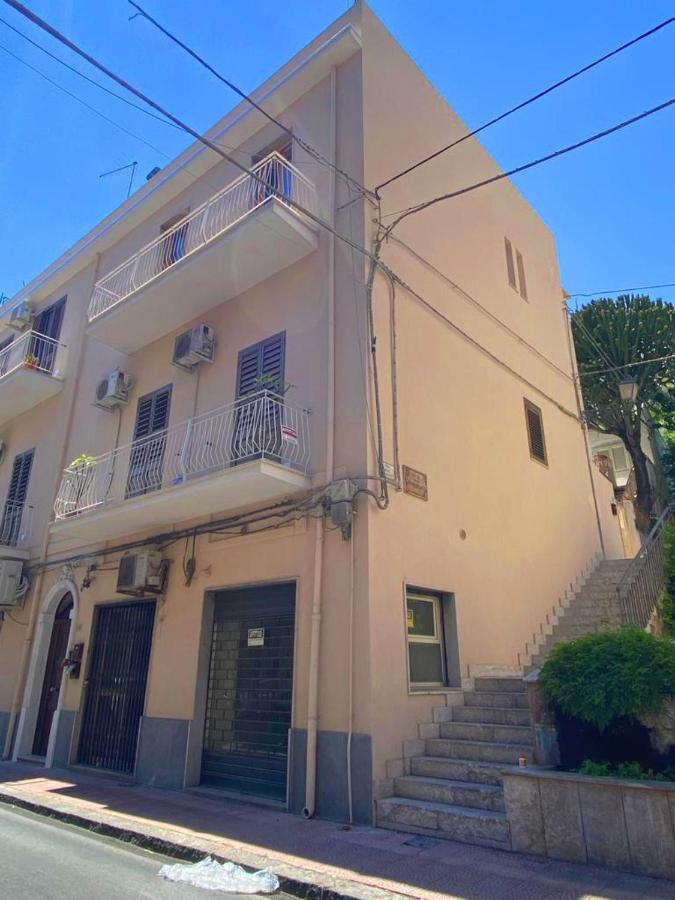 Casa Martina Leilighet Giardini Naxos Eksteriør bilde