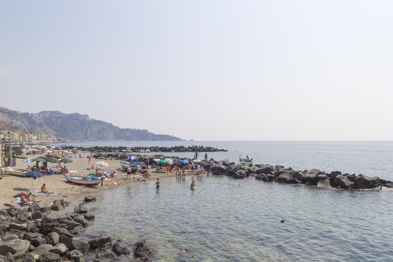 Casa Martina Leilighet Giardini Naxos Eksteriør bilde